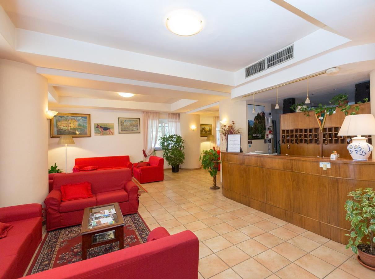 אבדיאה סאן סלבטורה Hotel Gambrinus מראה חיצוני תמונה