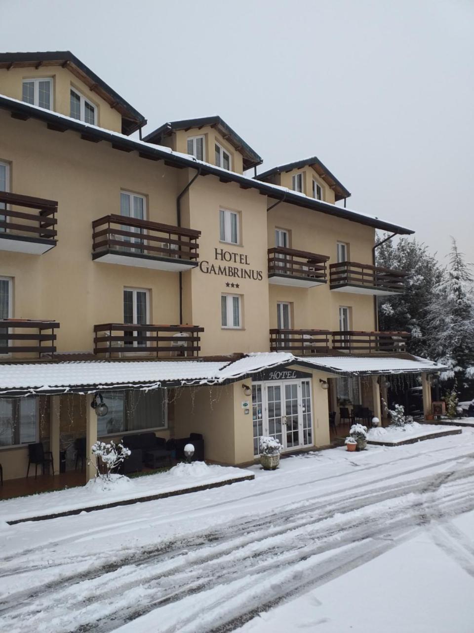 אבדיאה סאן סלבטורה Hotel Gambrinus מראה חיצוני תמונה